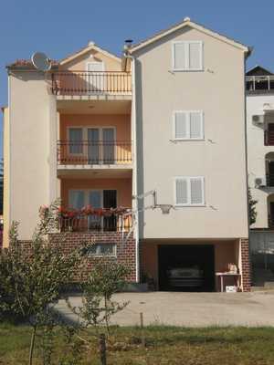 Apartamenty Gulam Pirovac
