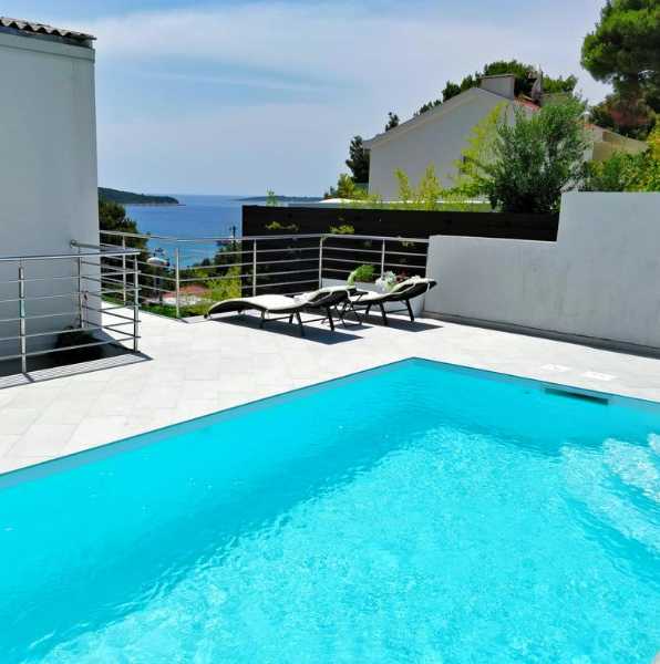 Apartamenty Entire private top floor with own pool Primošten